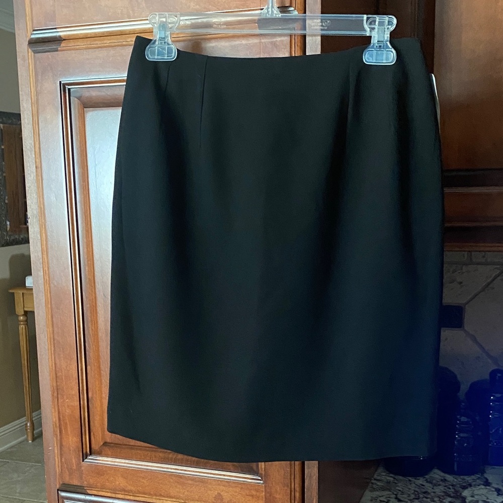 Peter Nygard Classic Black Pencil Skirt